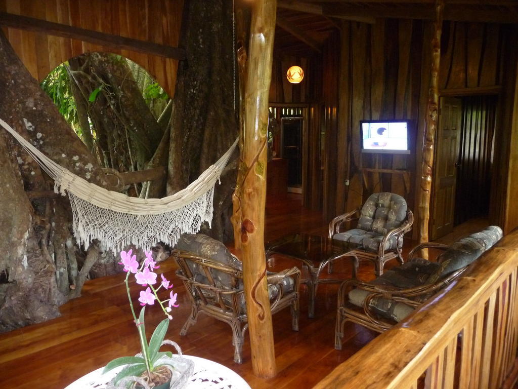 Topos Tree House Cahuita Esterno foto